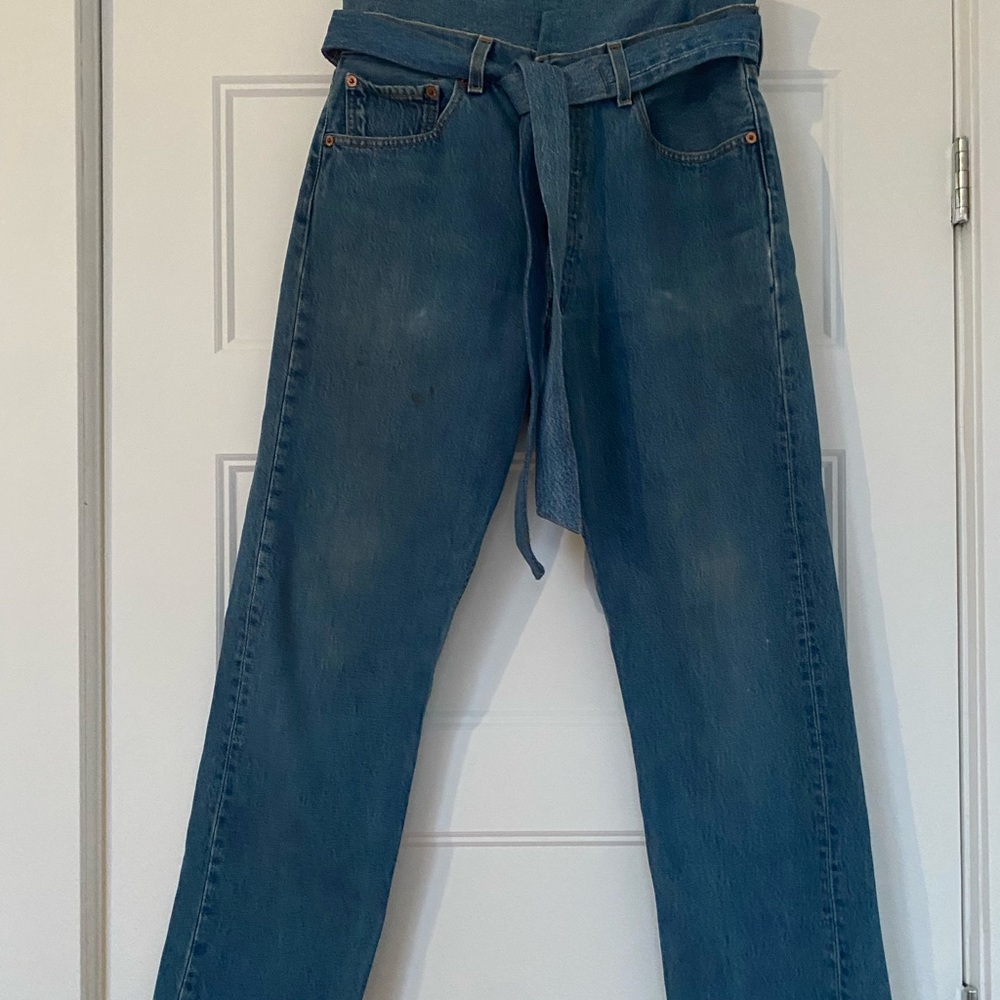 Women’s Blue Jeans with Belt